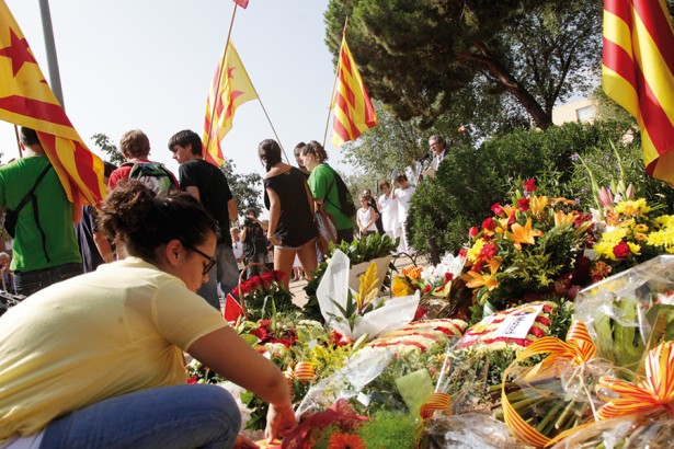 Ciutat 2014/2015, Diada Catalunya ofrena floral