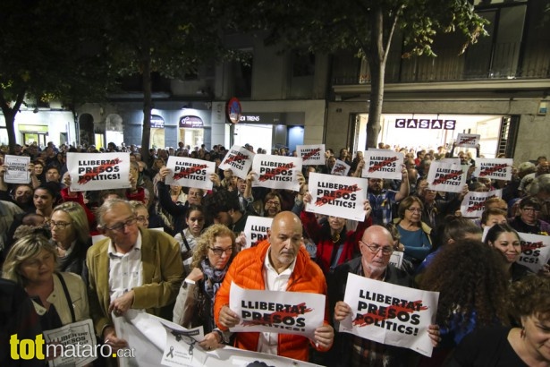 Mataró demana l'alliberament dels presos polítics